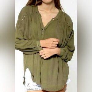 Amuse Society Long Sleeve Olive Green Top